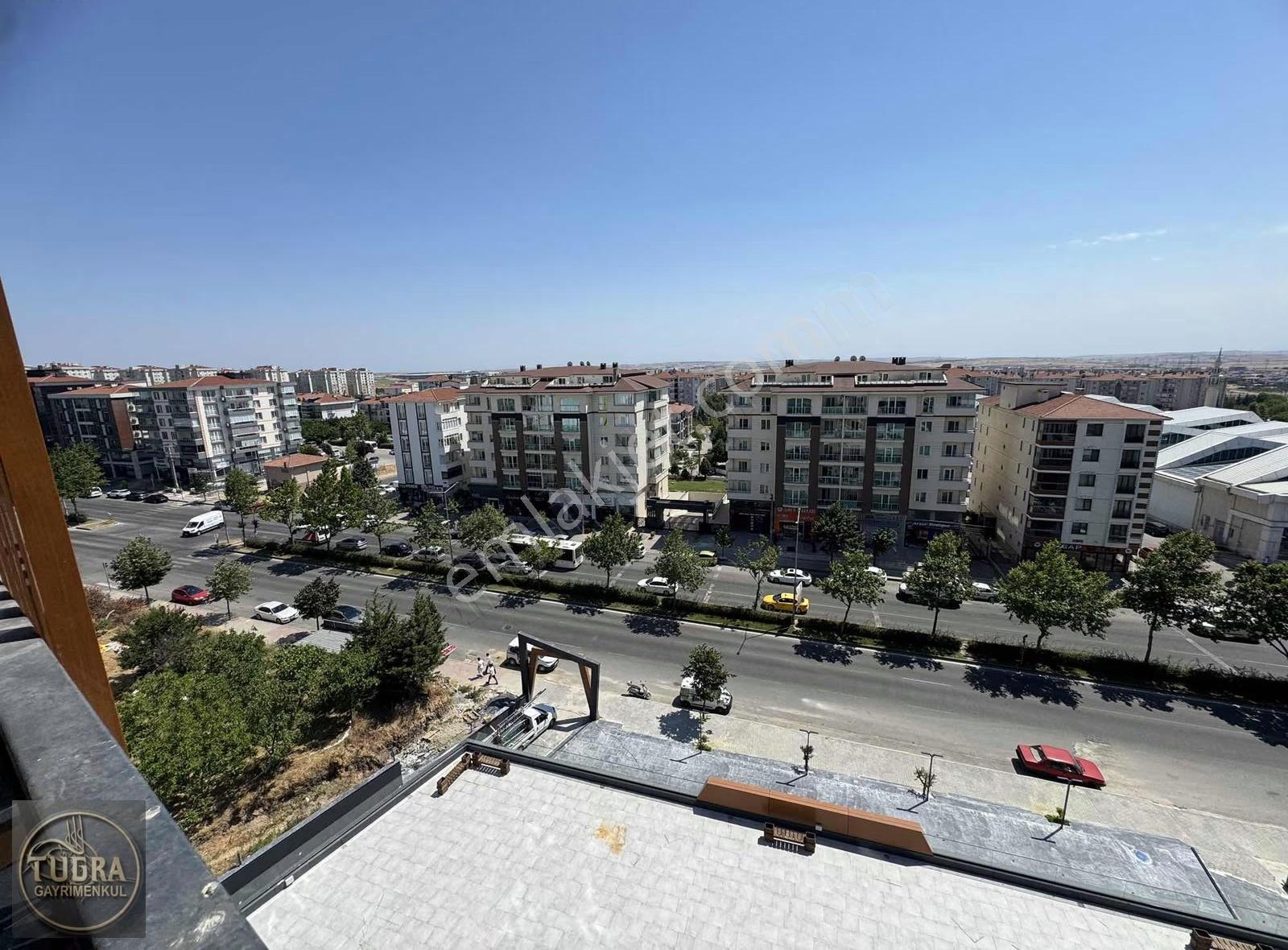 Tuğra'dan Uysal Centro Proesinde Ön Cephe Arakat Lüks Daire - Görsel 6