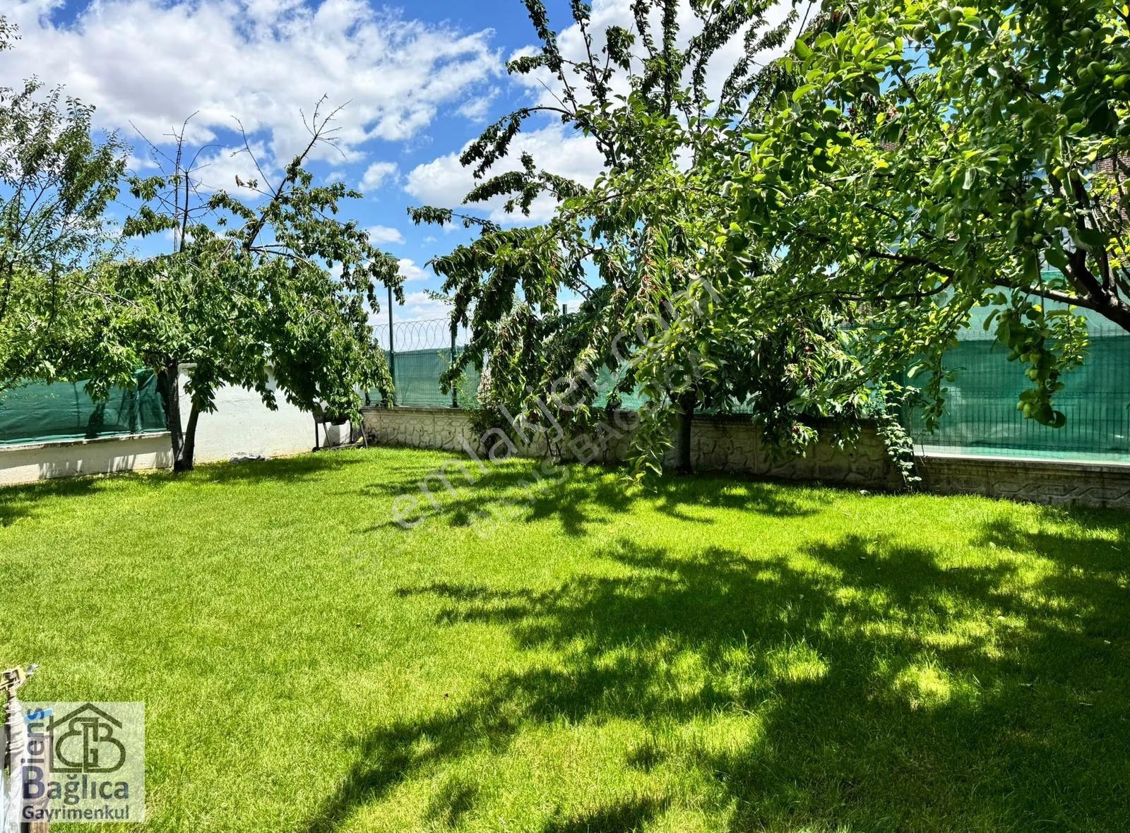 Bağlıca'da Site İçerisinde Kiralık Villa