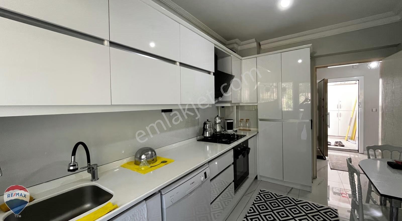 Remax Maviden 1409 Ada Küme Evlerde 3+1 Yenilenmiş Arakat Daire - Görsel 3