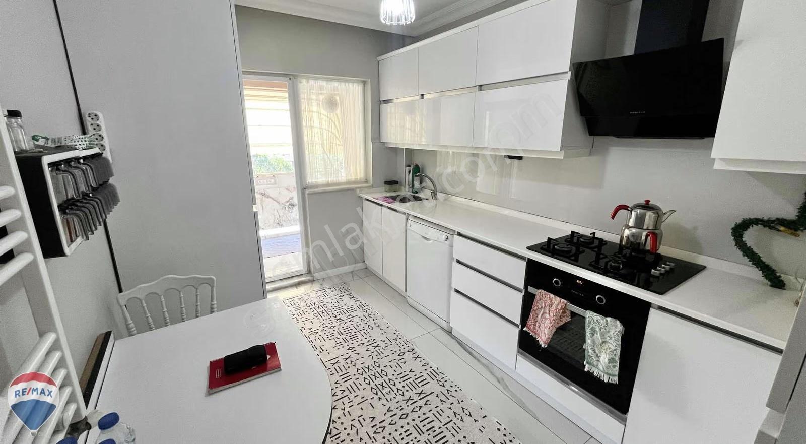 Remax Maviden 1411 Ada Küme Evlerde 3+1 Yenilenmiş 3.kat Daire - Görsel 12