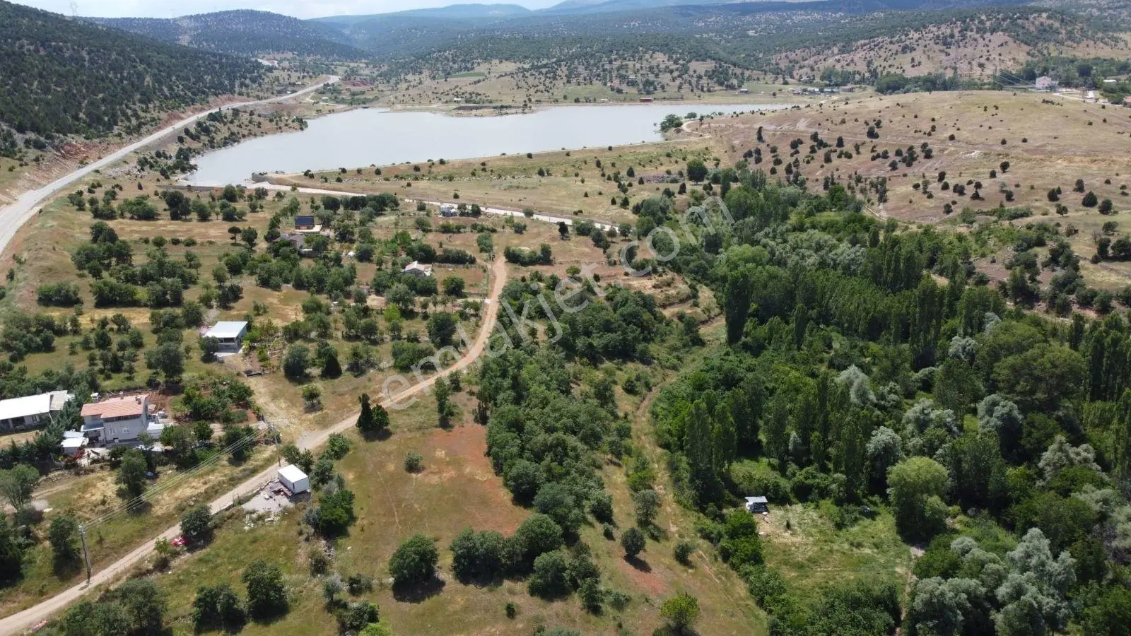 Asfalt Yol Dibi Yerleşimin İçinde Muhteşem Bahçe - Görsel 5