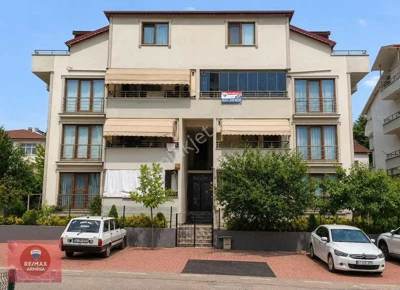 Fatih Mahallesinde Güney Cepheli Kiralık 3+1 Çatı Dubleks