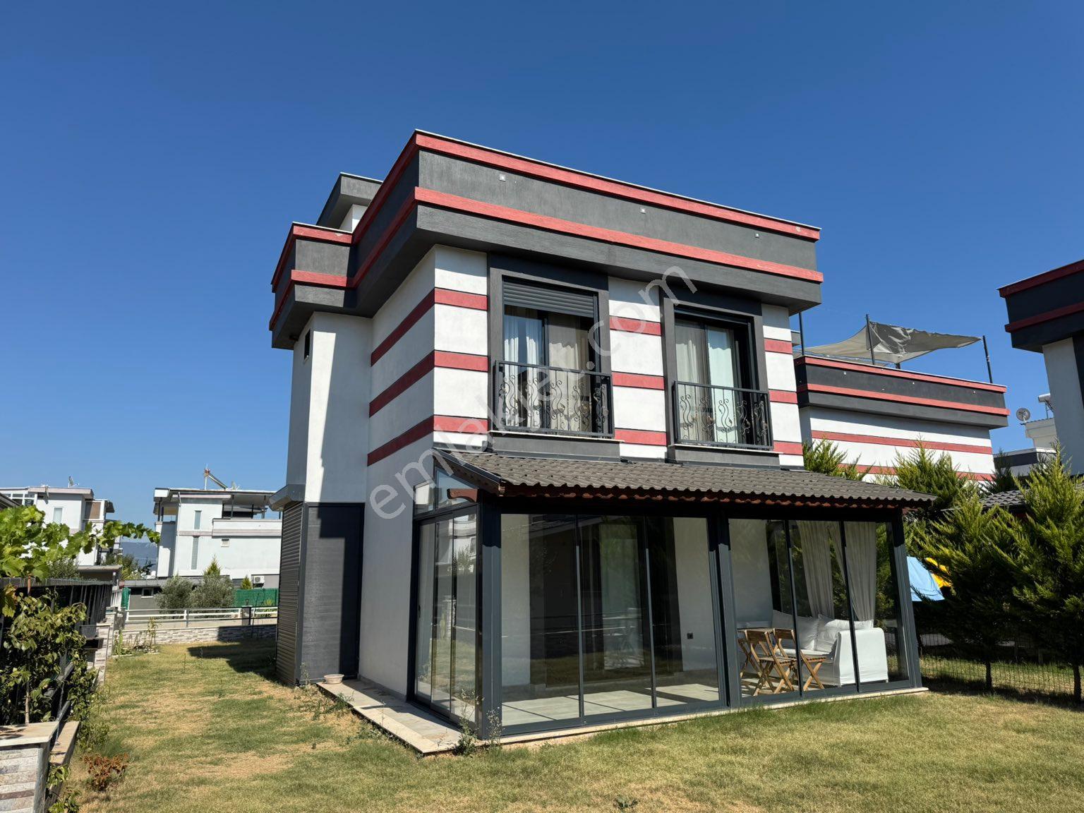 İzmir Seferihisar Doğanbeyde Satılık 260m2 İçinde 3+1 Villa