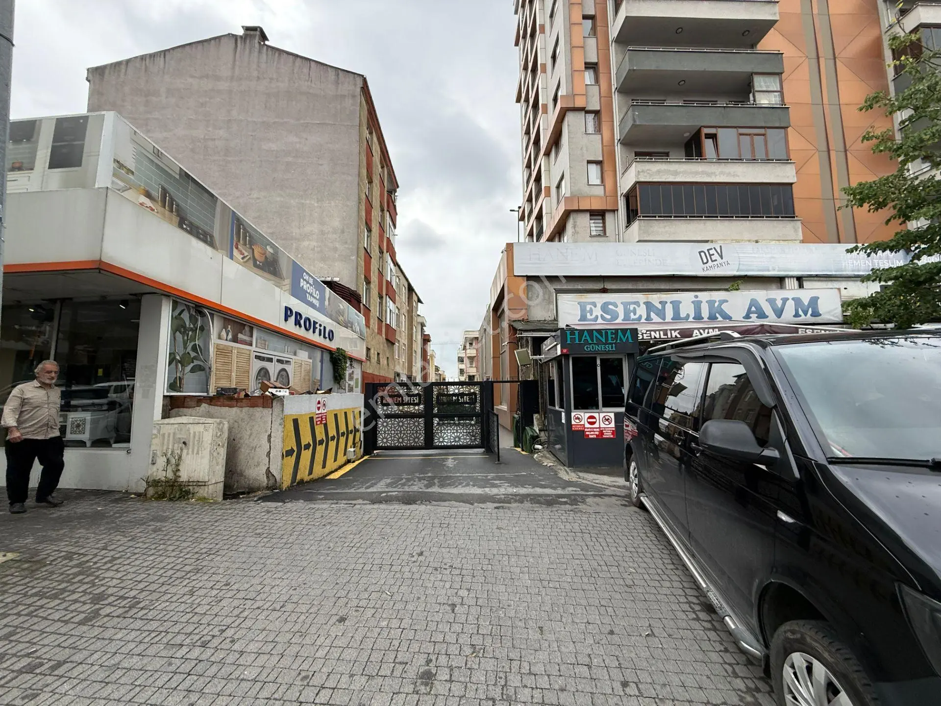 Remax'tan Hanem İstanbul Sitesinde Satılık 2+1 Havuzlu Daire - Görsel 2