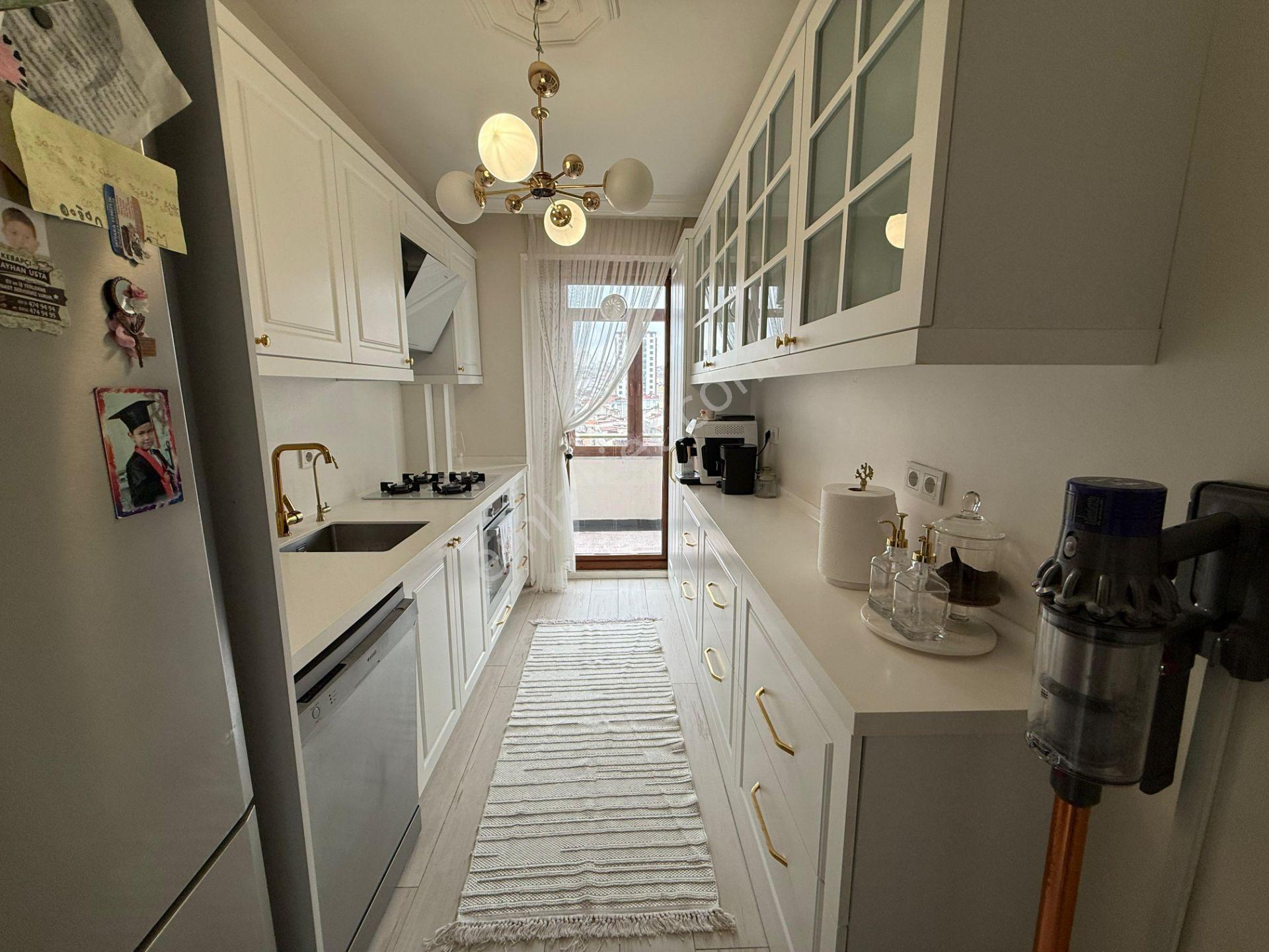 Remax'tan Hanem İstanbul Sitesinde Satılık 2+1 Havuzlu Daire - Görsel 13