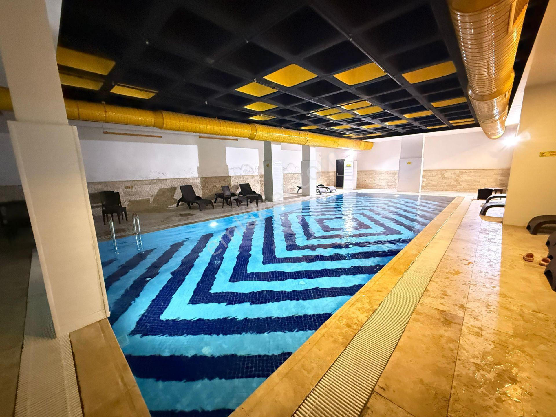 Remax'tan Hanem İstanbul Sitesinde Satılık 2+1 Havuzlu Daire - Görsel 33