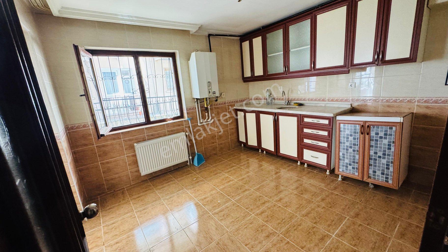 Kiralık Kot2 3+1 120 M2 Balkonlu Temiz Daire - Görsel 4