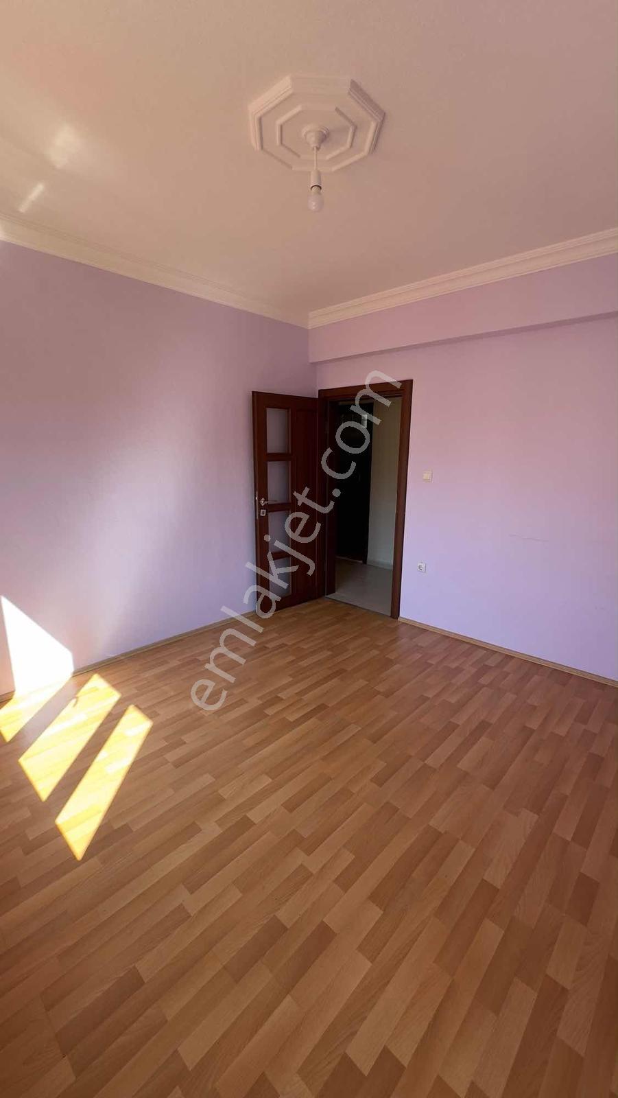 Okan Emlak'tan Someren Apartmanı'nda Kiralık 3+1 Daire - Görsel 3