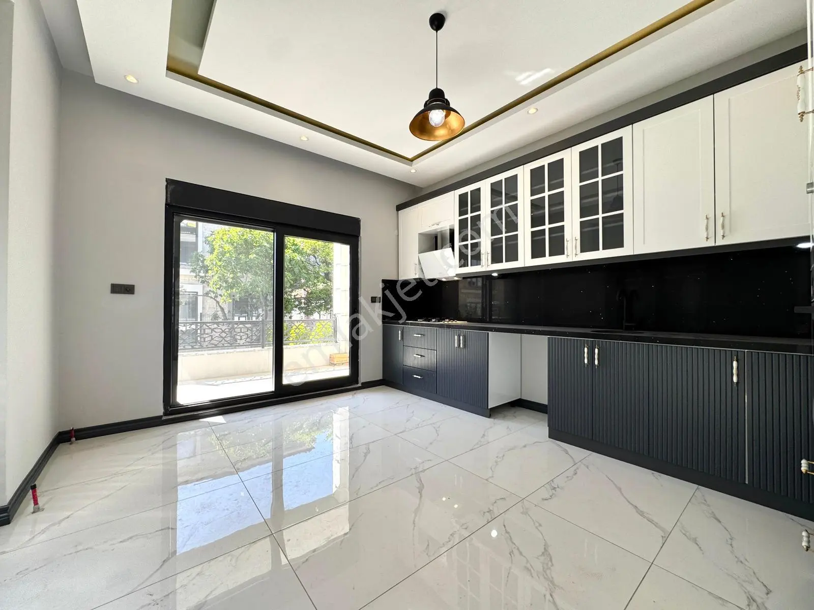 Referans'tan Zeytinli'de Doğa Manzaralı Ön Cephe Modern Tasarımlı 4+1 Villa - Görsel 14