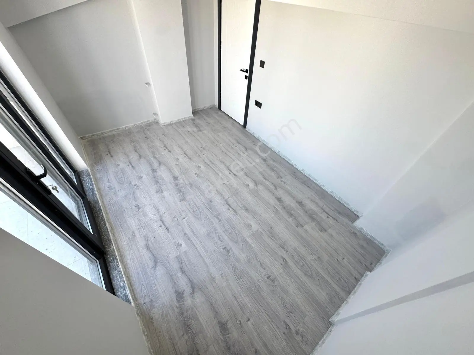 Referans'tan Zeytinli'de Doğa Manzaralı Ön Cephe Modern Tasarımlı 4+1 Villa - Görsel 32