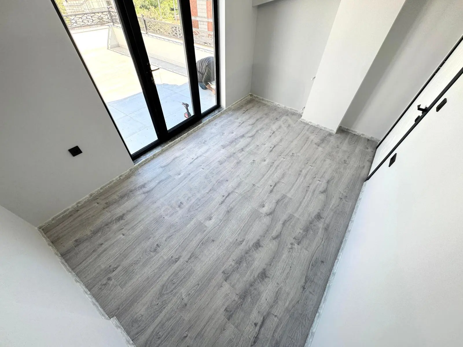 Referans'tan Zeytinli'de Doğa Manzaralı Ön Cephe Modern Tasarımlı 4+1 Villa - Görsel 27