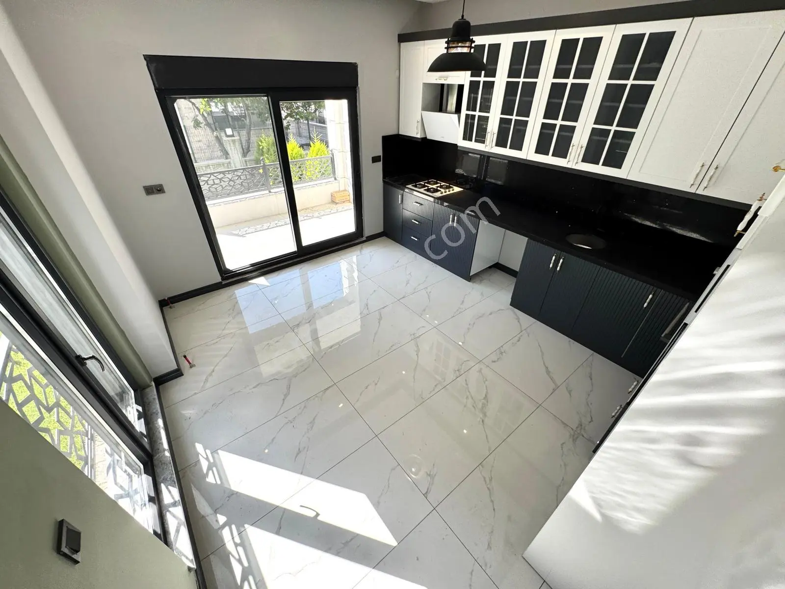 Referans'tan Zeytinli'de Doğa Manzaralı Ön Cephe Modern Tasarımlı 4+1 Villa - Görsel 20