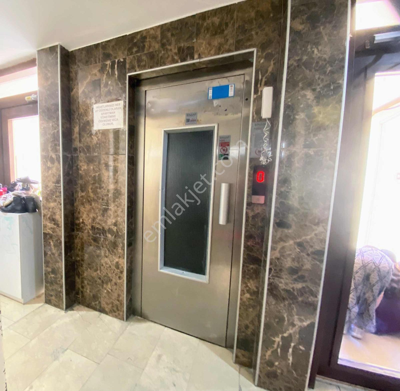 Çekmeköy Aydınlar Mahallesi'nde Ebeveyn Banyolu Asansörlü Daire - Görsel 17