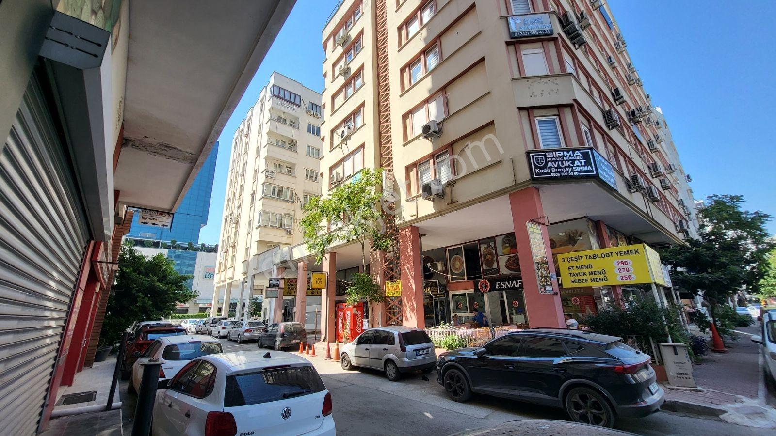 Antalya'nın Merkezinde 300m2 Dev Dükkan - Görsel 11