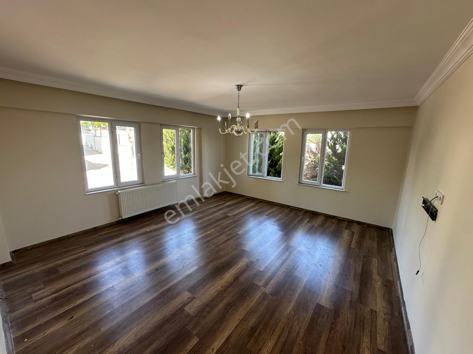 Şahintepe Mah. Havuzlu Site İçerisine 3+1 Satılık Bakımlı Daire - Görsel 11