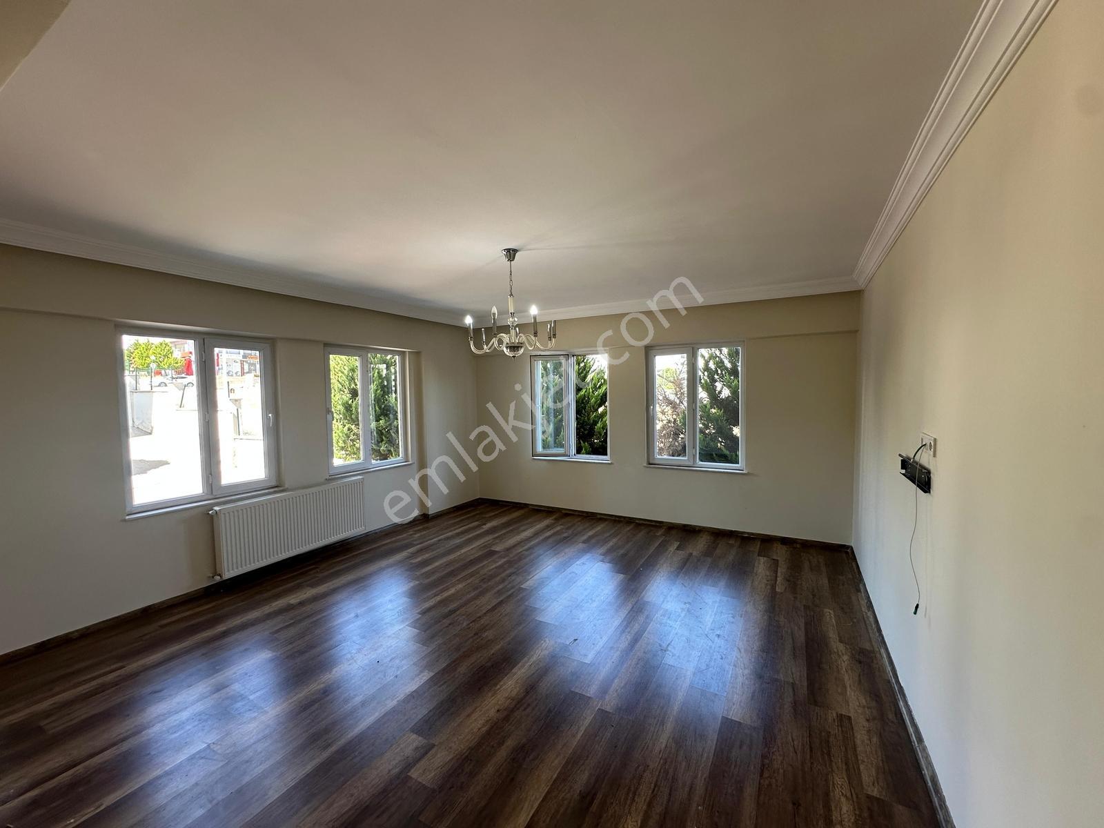 Şahintepe Mah. Havuzlu Site İçerisine 3+1 Satılık Bakımlı Daire - Görsel 6