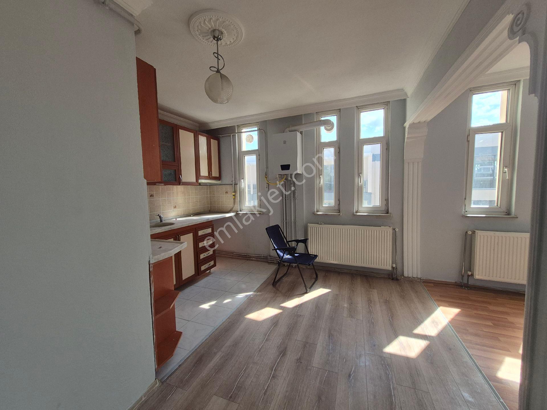 Kiralık 2+1 Daire Suluova Şehir Merkezinde - Görsel 9