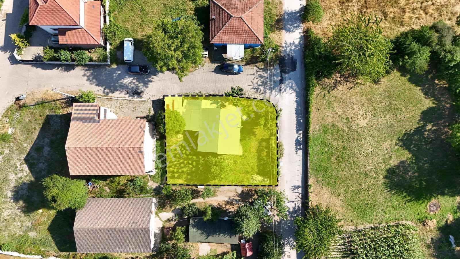 Ruşen Aydın Gyd'dan Kaynaşlı Sarıyer'de Köşe Başı Arsa Ve Ev - Görsel 29