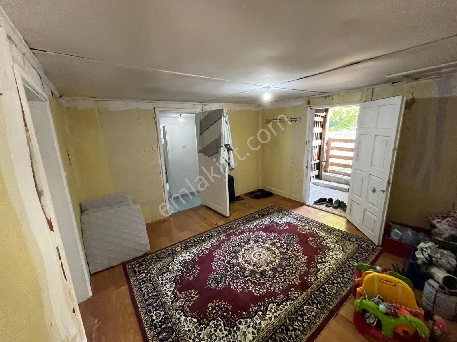 Ruşen Aydın Gyd'dan Kaynaşlı Sarıyer'de Köşe Başı Arsa Ve Ev - Görsel 18