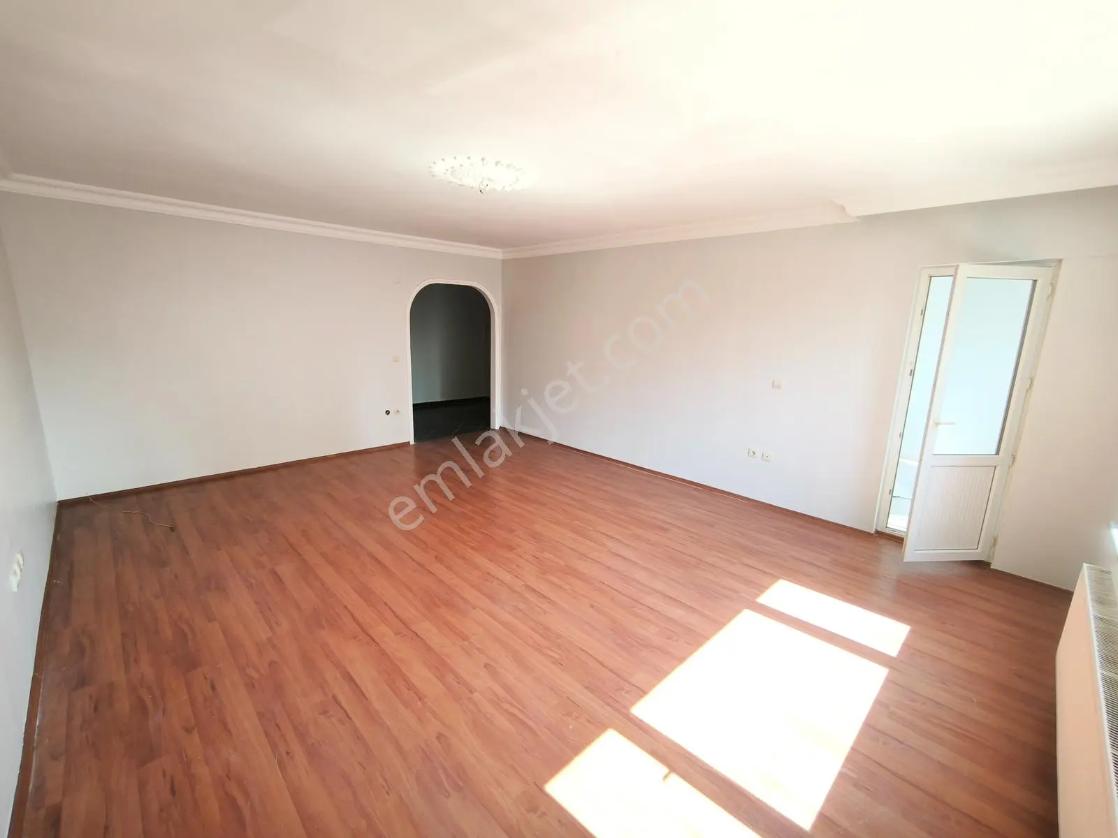 Okullar Bölgesinde Havuzlu Sitde Ayçadan Kiralık Geniş 3+1 Daire - Görsel 2