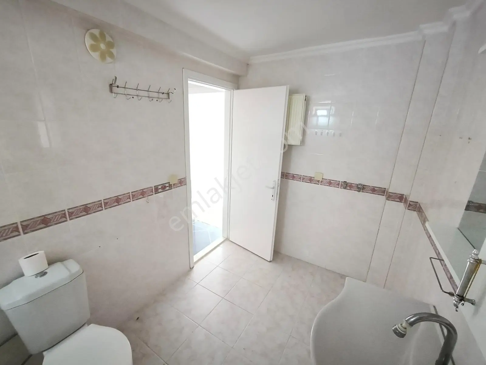 Okullar Bölgesinde Havuzlu Sitde Ayçadan Kiralık Geniş 3+1 Daire - Görsel 10