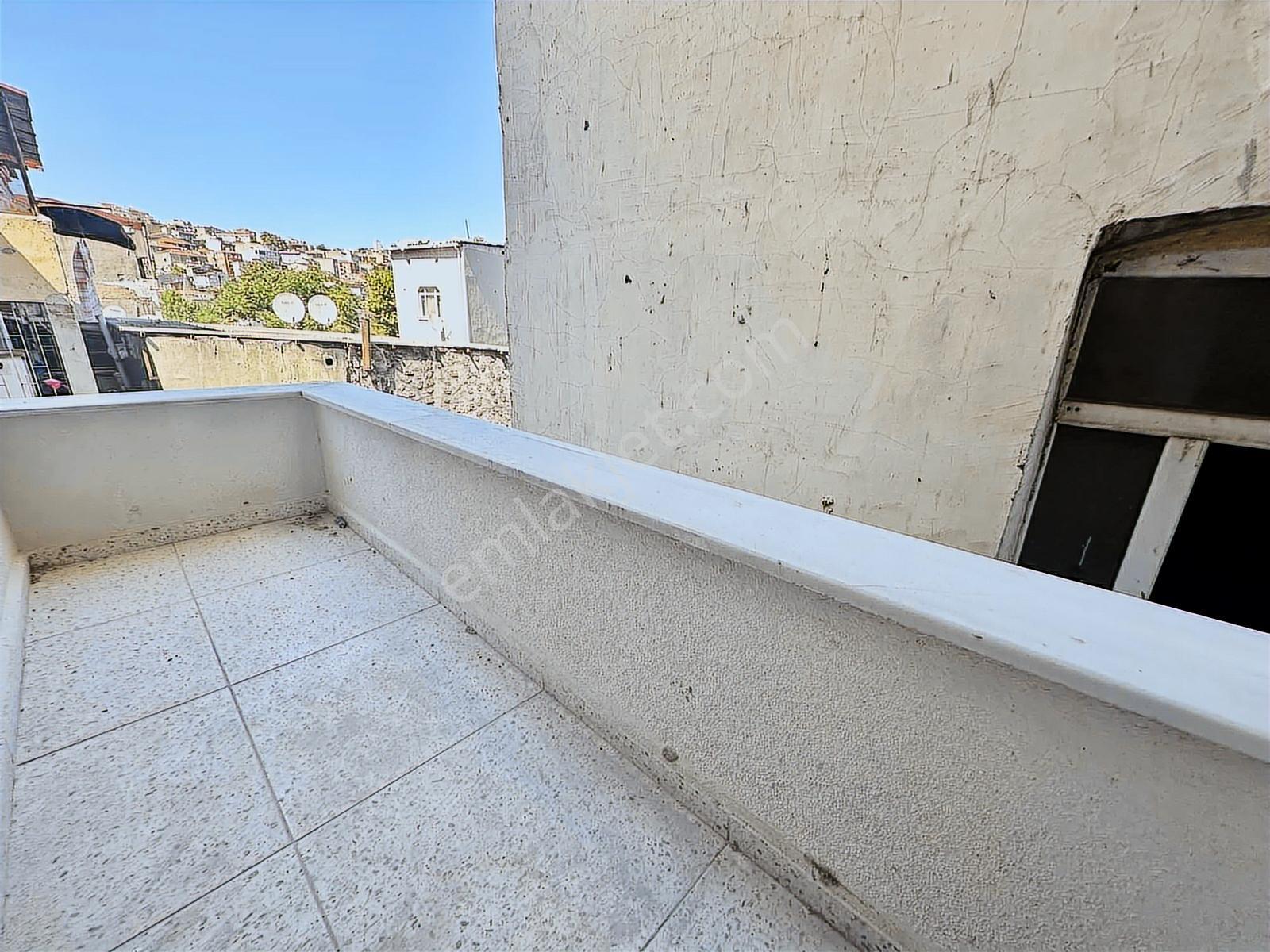 Beyoğlu'nda Airbnb Ye Uygun 7 Odalı Teraslı Kiralık Bina - Görsel 8
