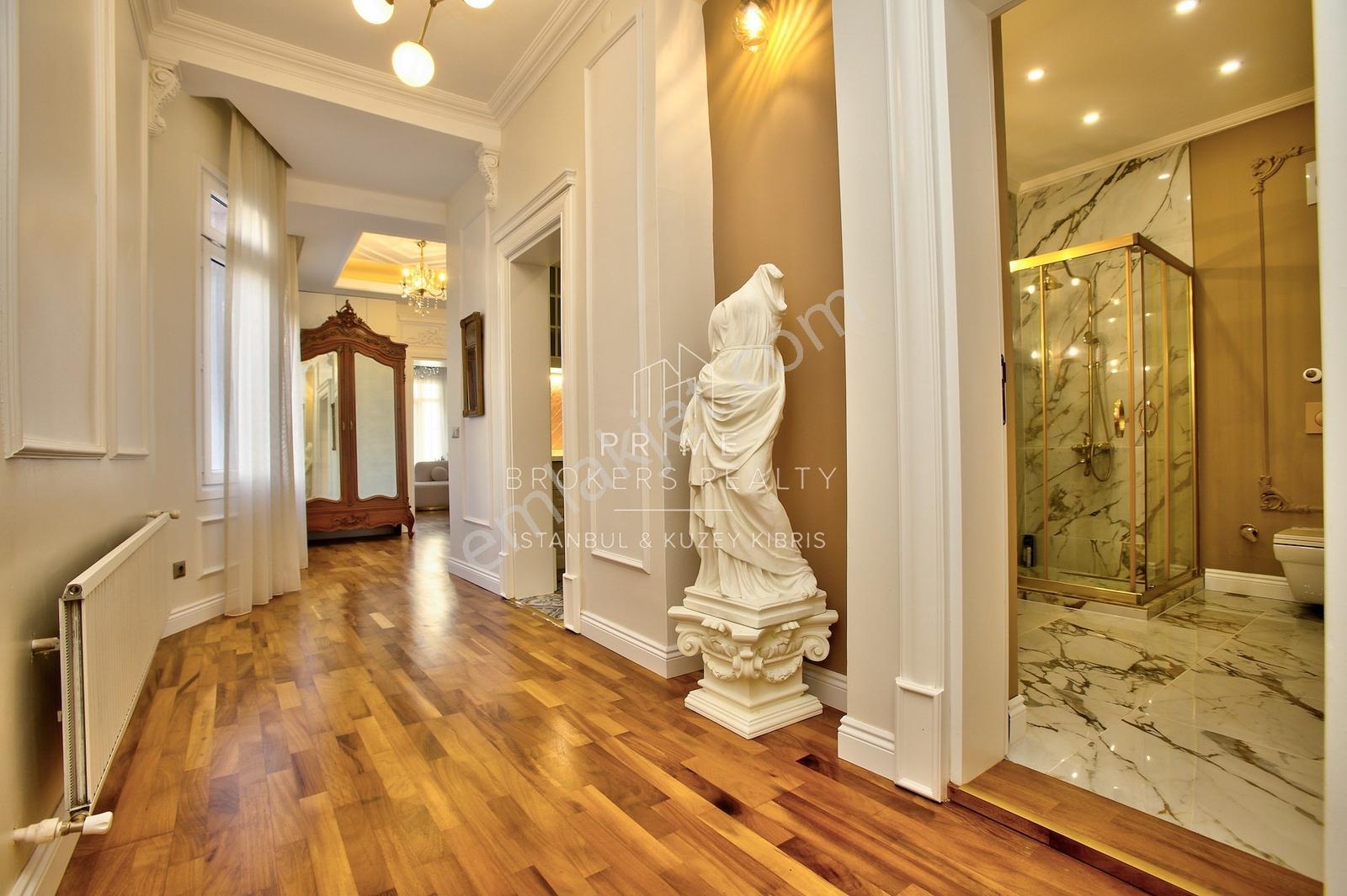 Cihangir'de Tarihi Dokuda Harika Restore Edilmiş Eşyalı Kiralık - Görsel 22
