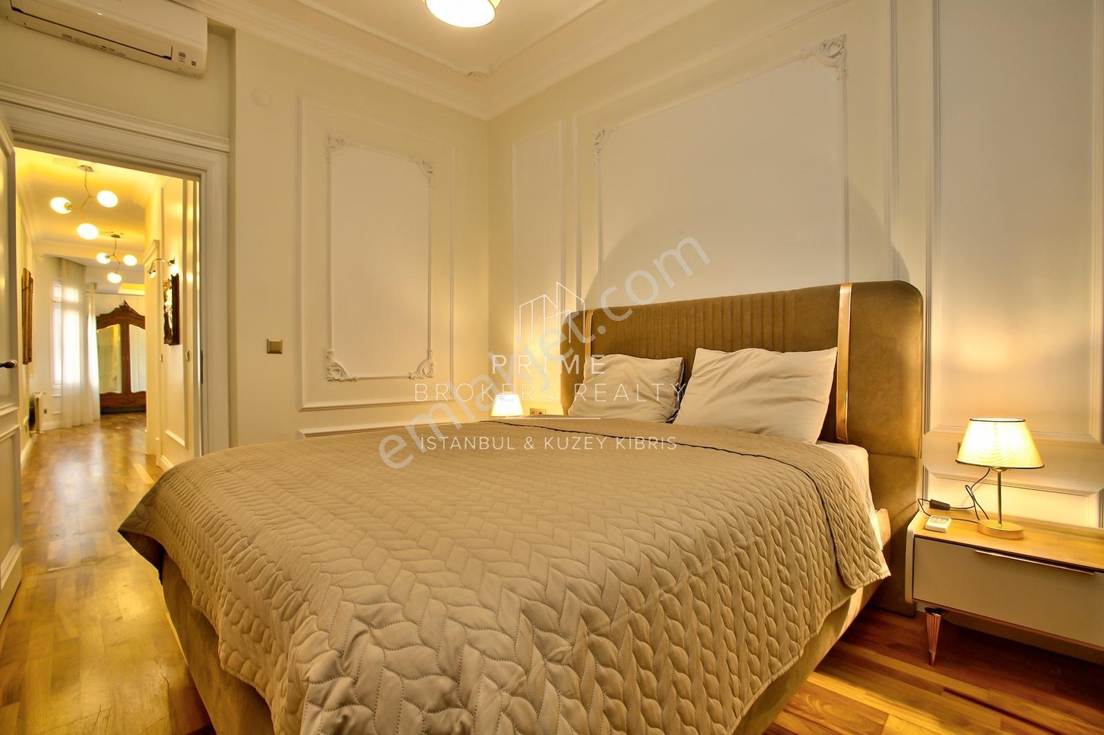 Cihangir'de Tarihi Dokuda Harika Restore Edilmiş Eşyalı Kiralık - Görsel 12