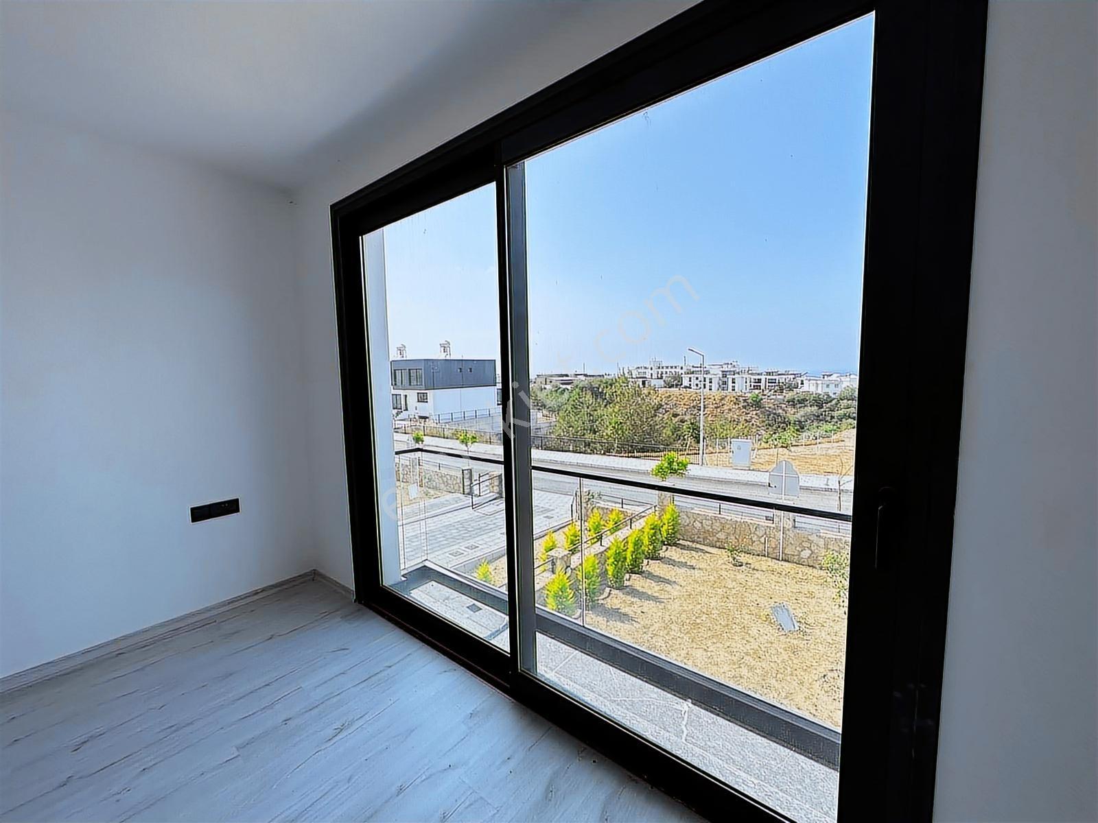 Kktc Girne Çatalköy Yeni Tamamlanmış Site İçerisinde 4+1 Villa - Görsel 26