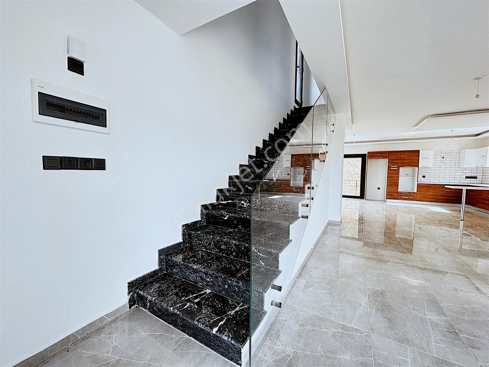 Kktc Girne Çatalköy Yeni Tamamlanmış Site İçerisinde 4+1 Villa - Görsel 6