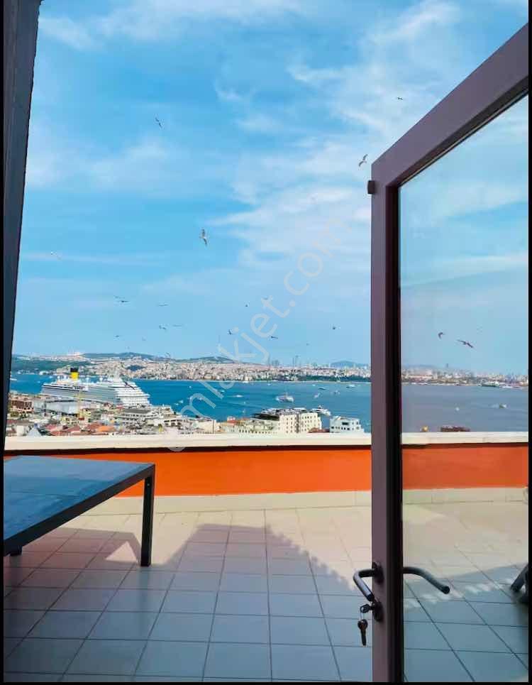 Galatada Muhteşem Manzaralı Teraslı Eşyalı Kiralık Daire !!! - Görsel 23