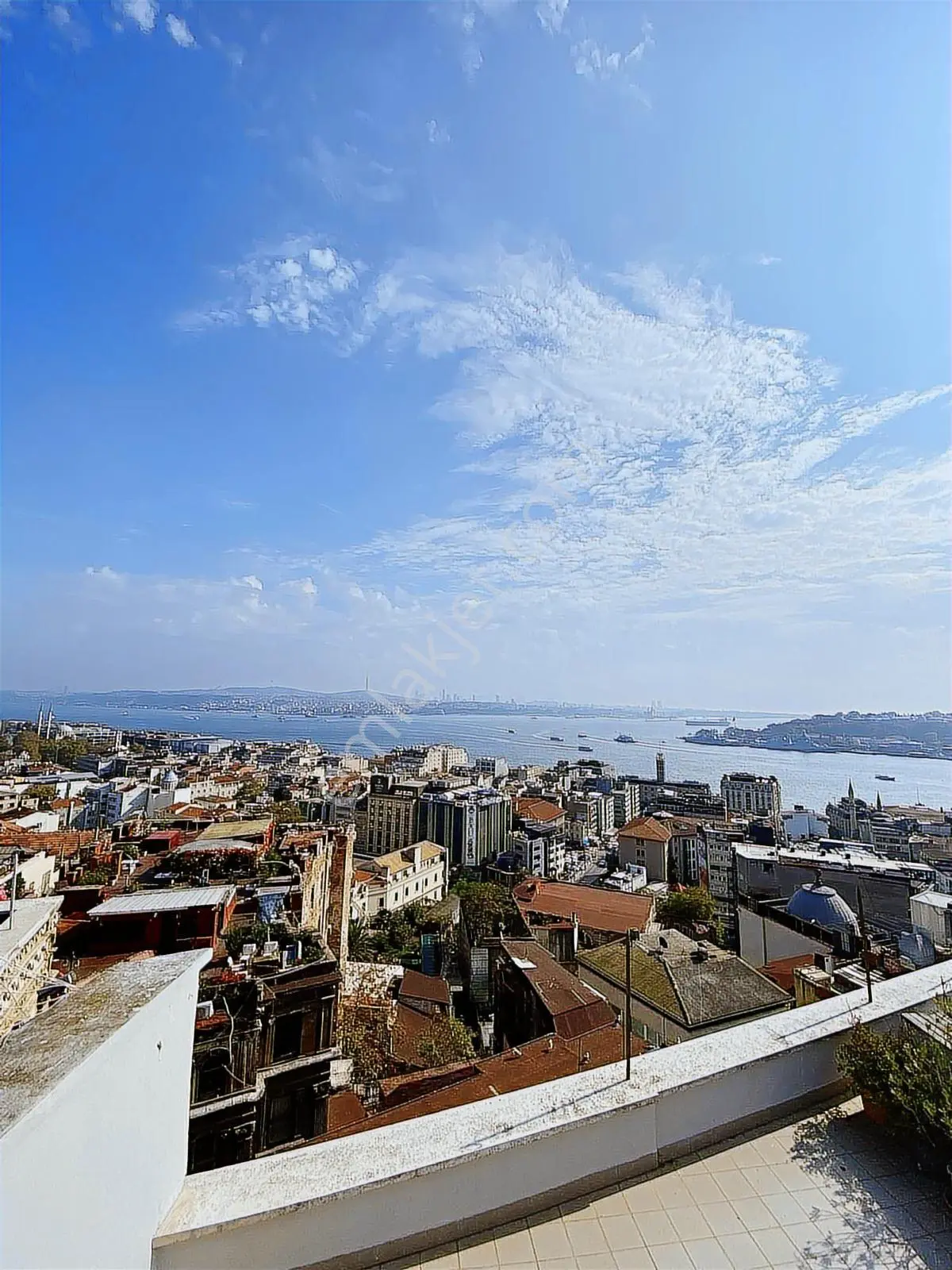 Galatada Muhteşem Manzaralı Teraslı Eşyalı Kiralık Daire !!! - Görsel 4