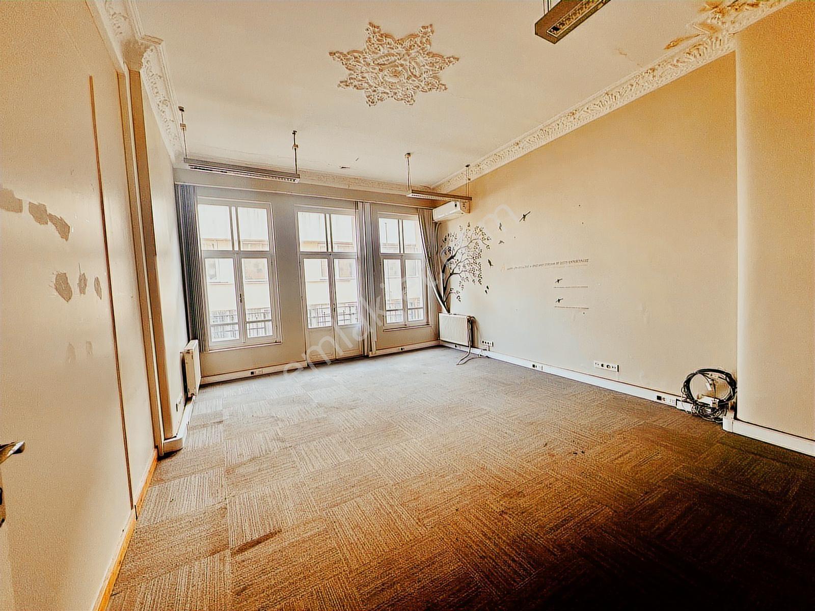 Beyoğlu Odakule'de, Muhteşem Binada Kiralık Katlar - Görsel 32