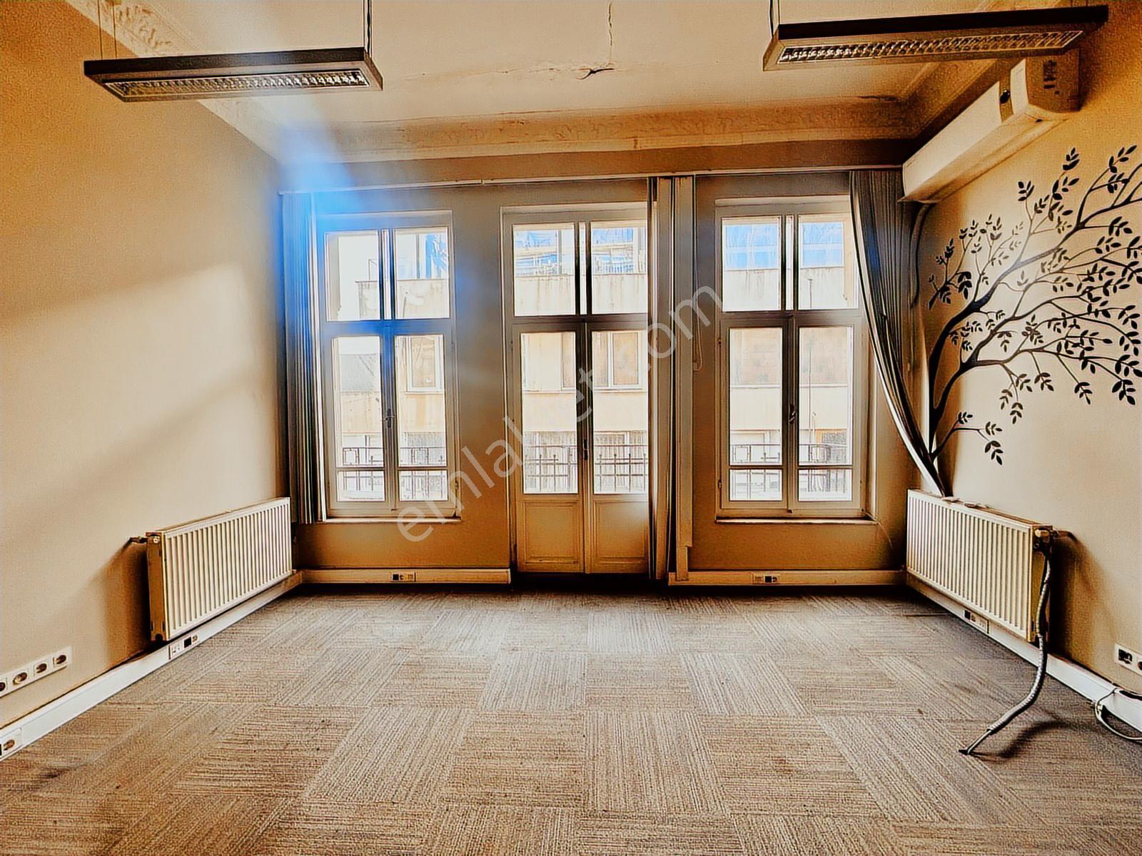 Beyoğlu Odakule'de, Muhteşem Binada Kiralık Katlar - Görsel 31