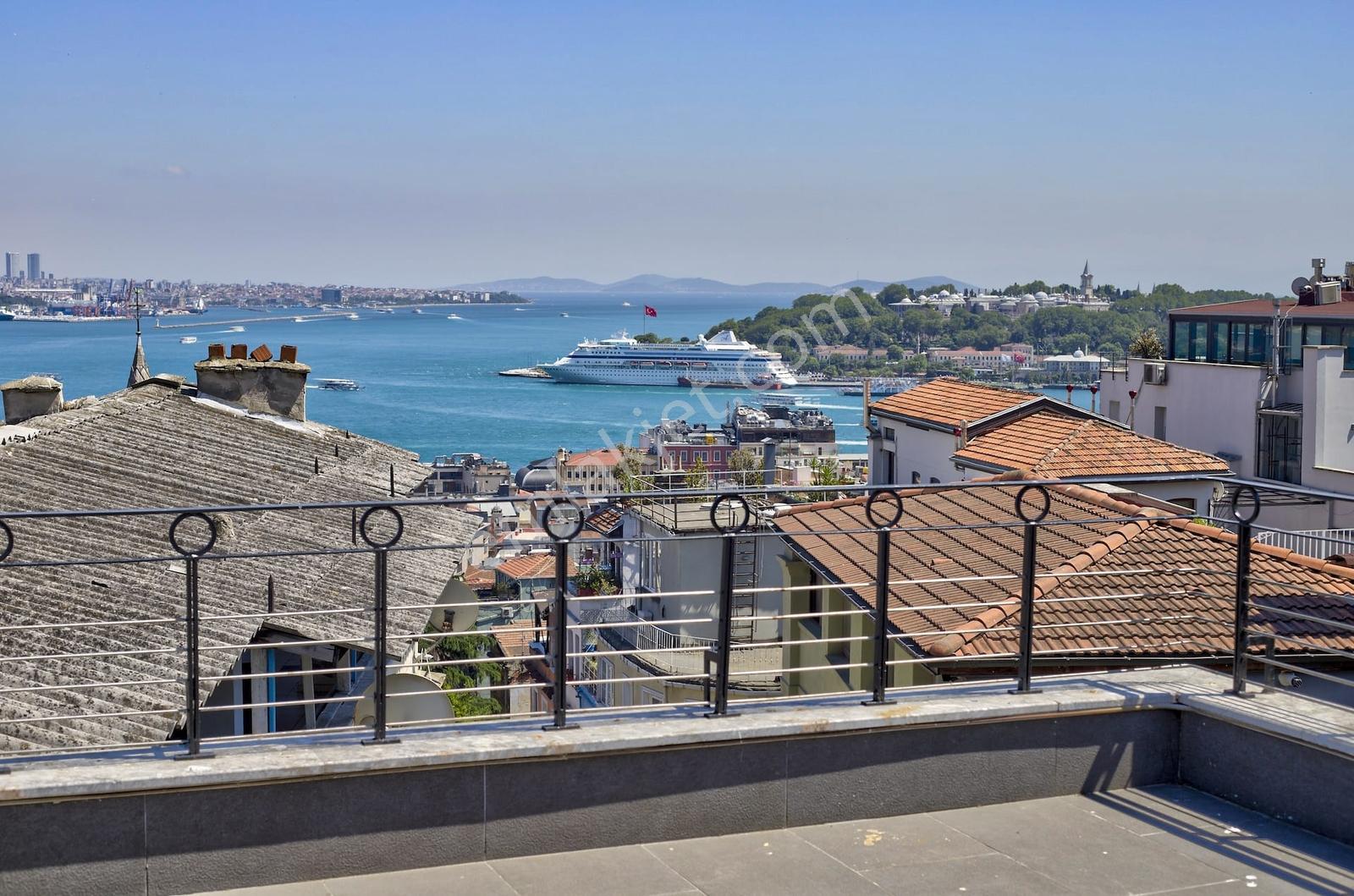 Galata Serdar-ı Ekrem'de Boğaz Manzaralı Teraslı Triplex - Görsel 27