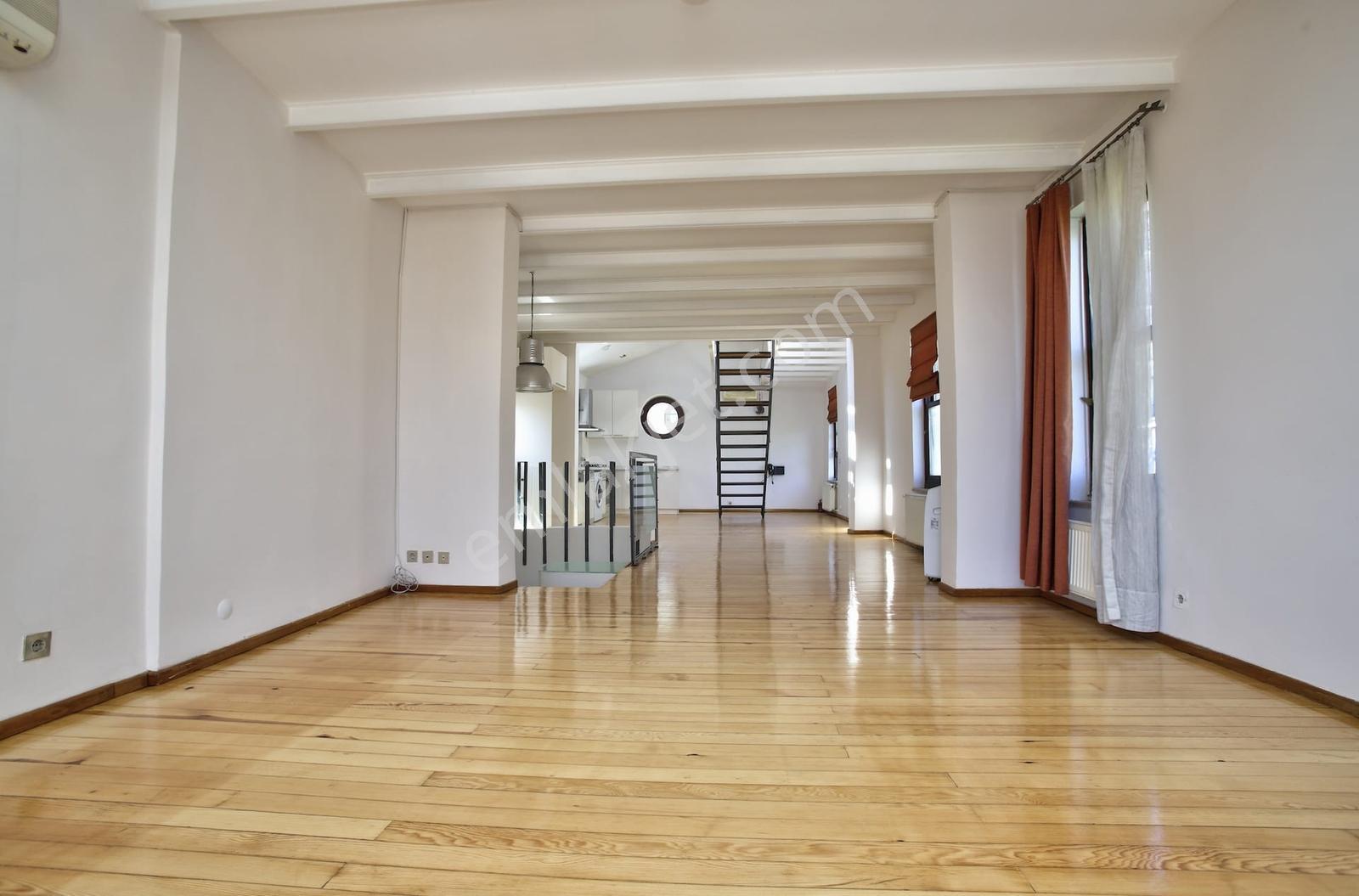Galata Serdar-ı Ekrem'de Boğaz Manzaralı Teraslı Triplex - Görsel 23