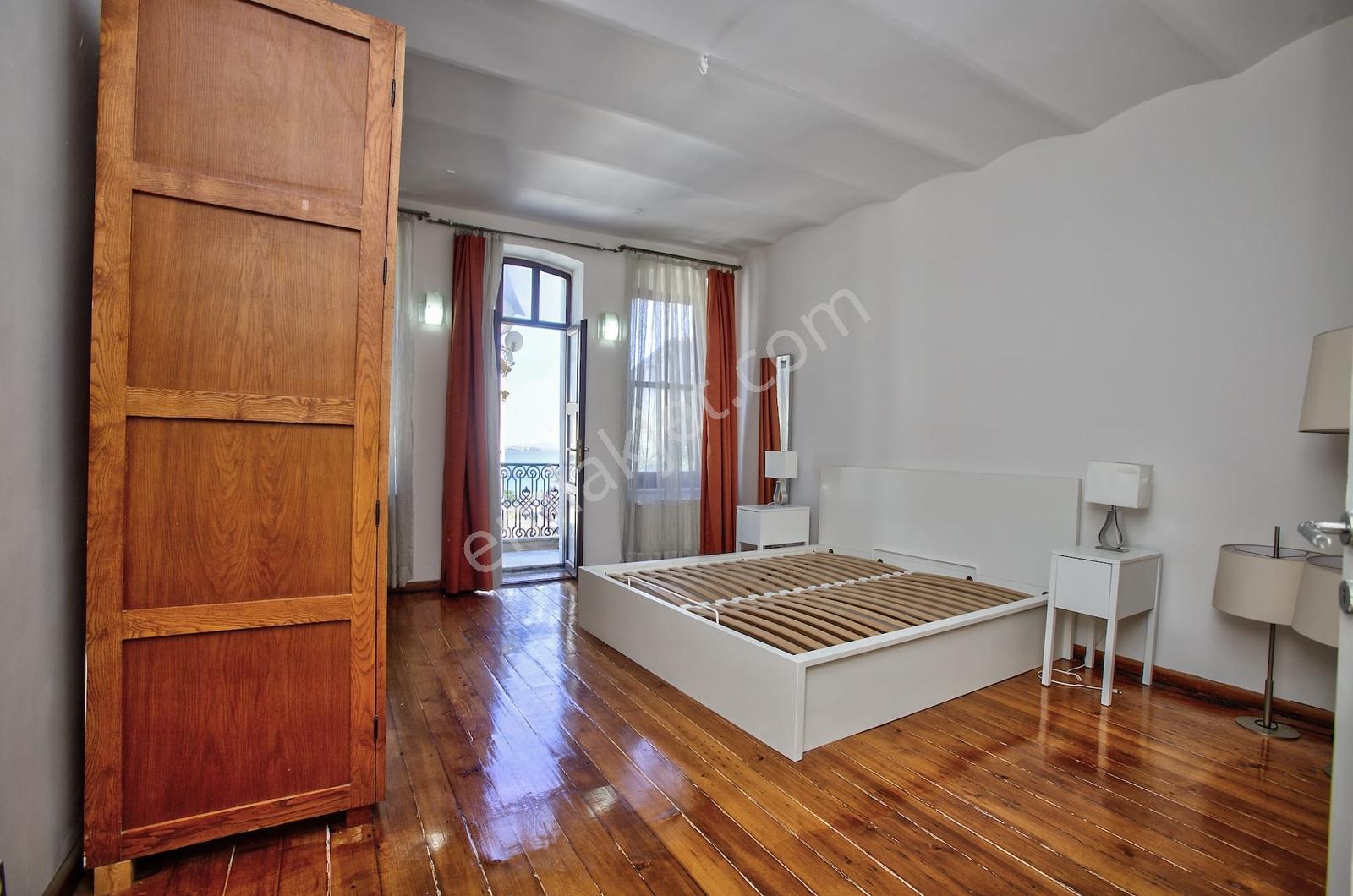 Galata Serdar-ı Ekrem'de Boğaz Manzaralı Teraslı Triplex - Görsel 29
