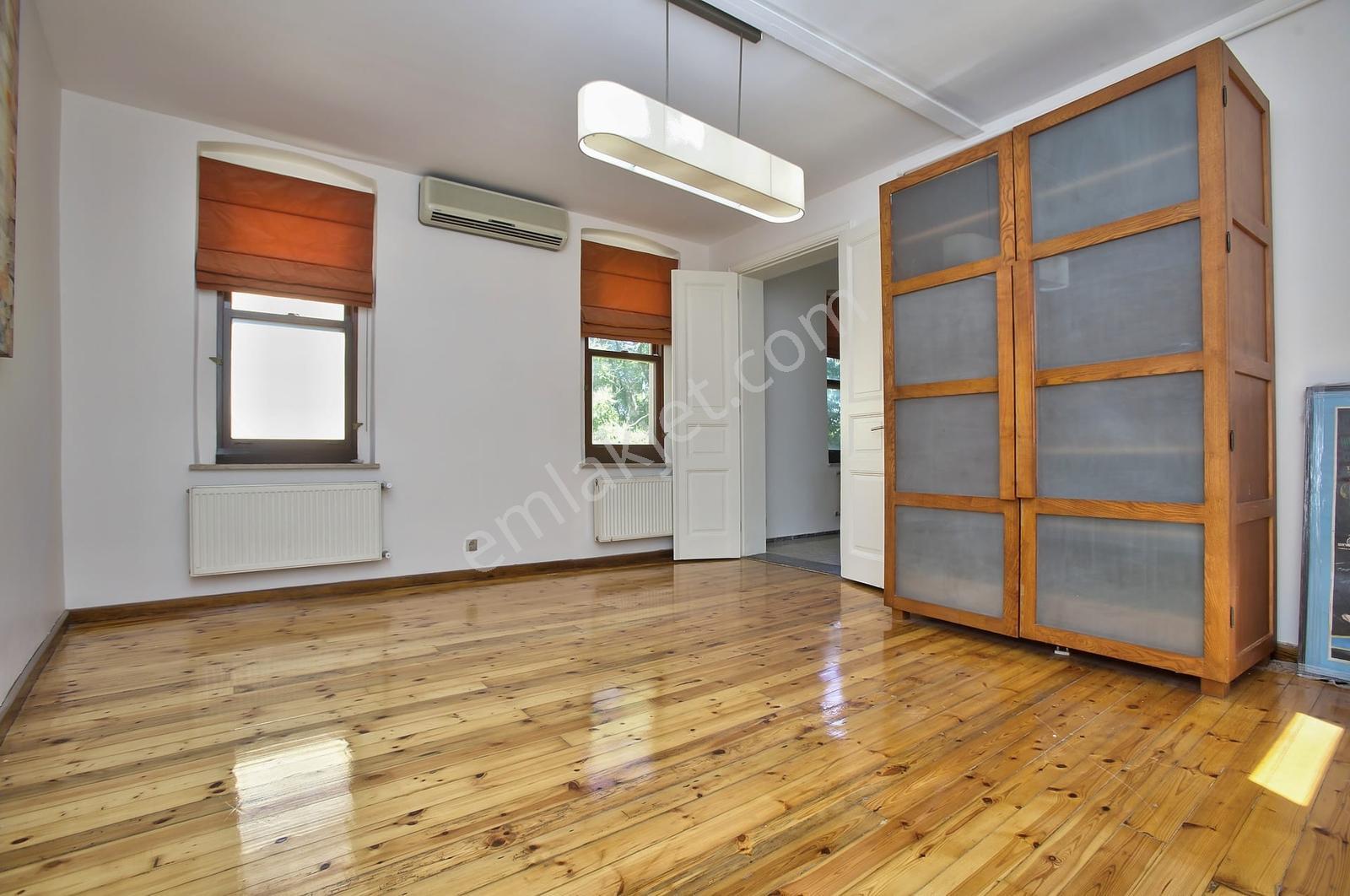 Galata Serdar-ı Ekrem'de Boğaz Manzaralı Teraslı Triplex - Görsel 12