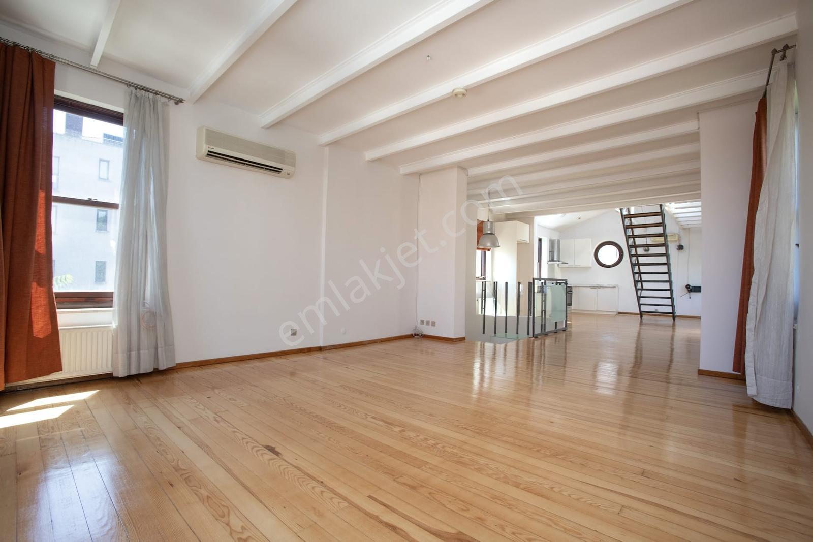 Galata Serdar-ı Ekrem'de Boğaz Manzaralı Teraslı Triplex - Görsel 28