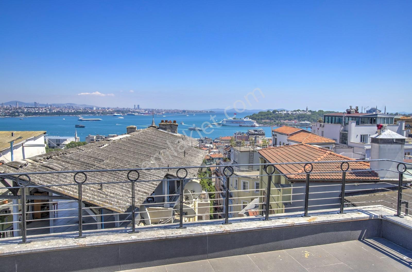Galata Serdar-ı Ekrem'de Boğaz Manzaralı Teraslı Triplex - Görsel 2