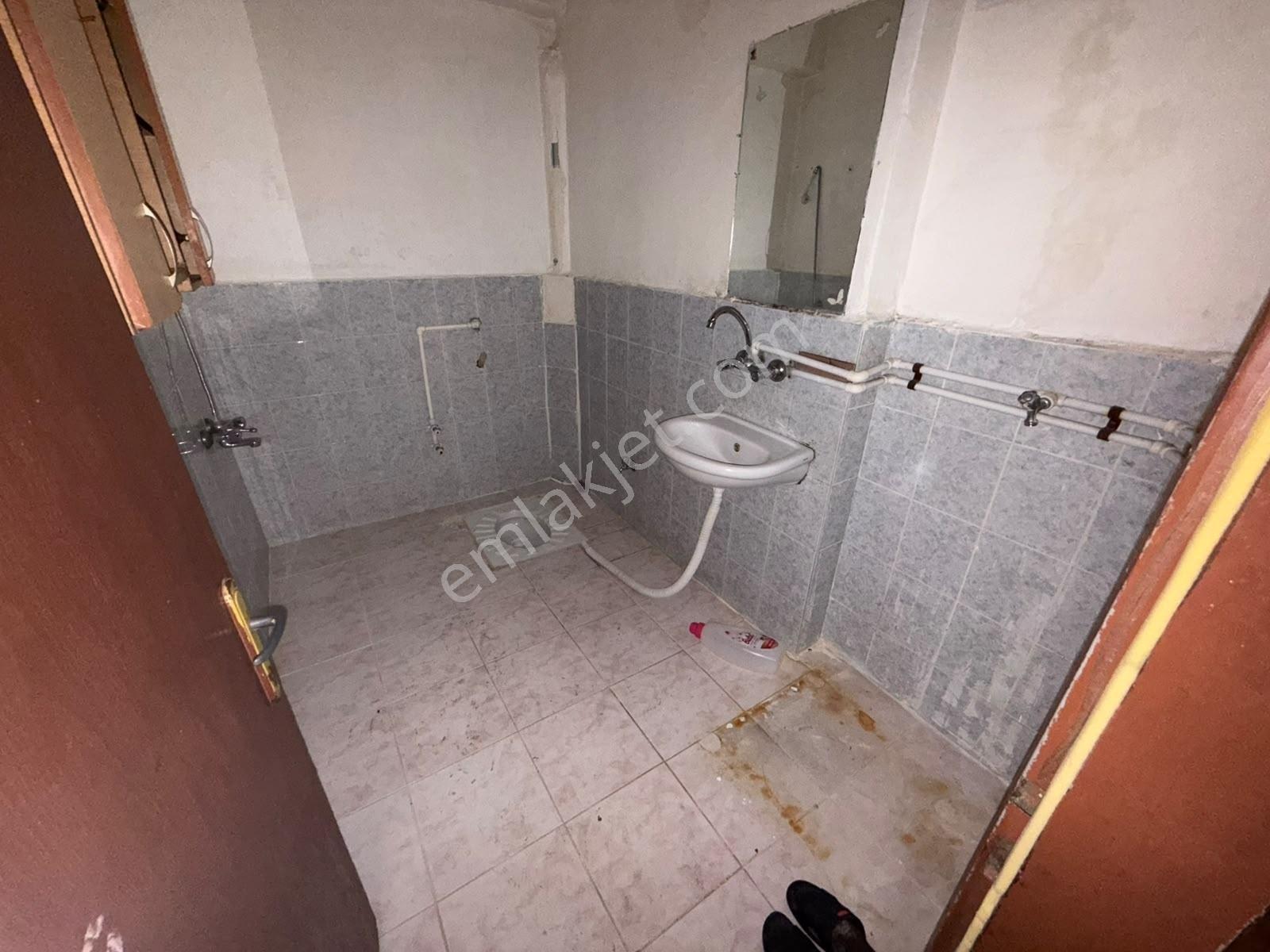 Vatan'dan Bademlik Caddesi Yakını Kot 1 Cepheleri Açık Kiralık - Görsel 14