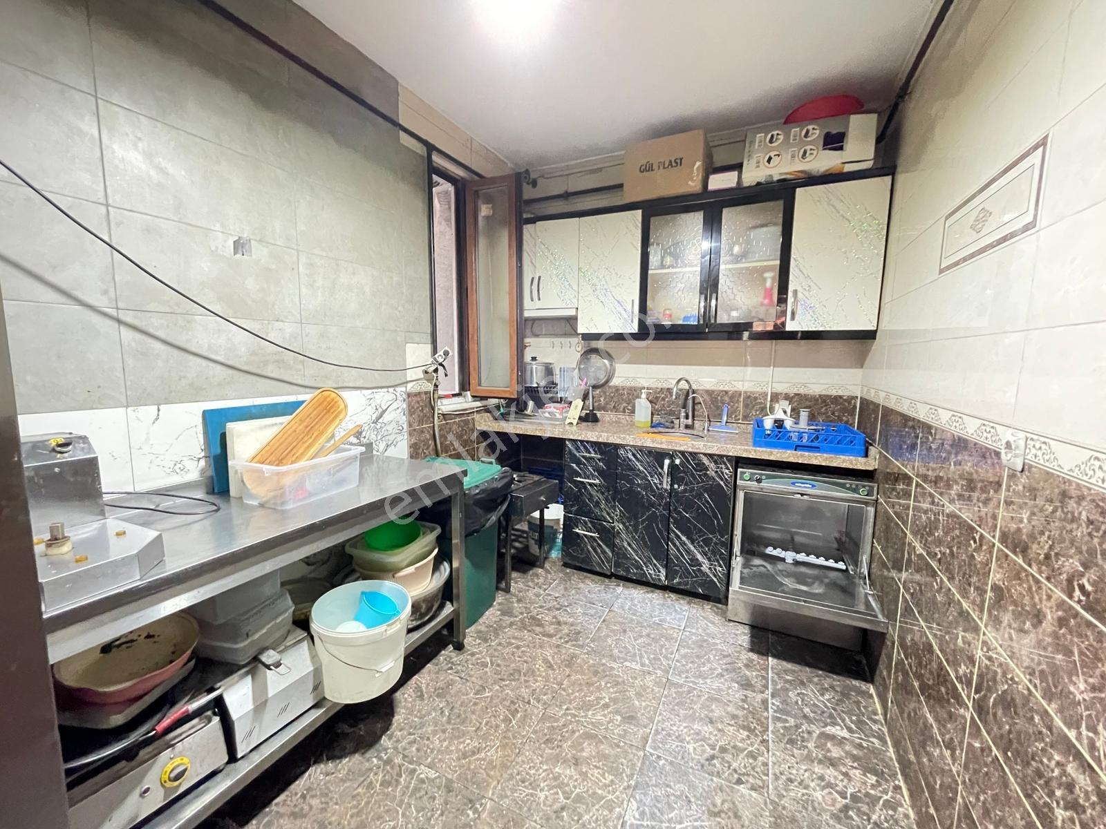 Söğütlüçeşme Atatürk Caddesinde 140m2 Köşe Başı Dükkan - Görsel 10