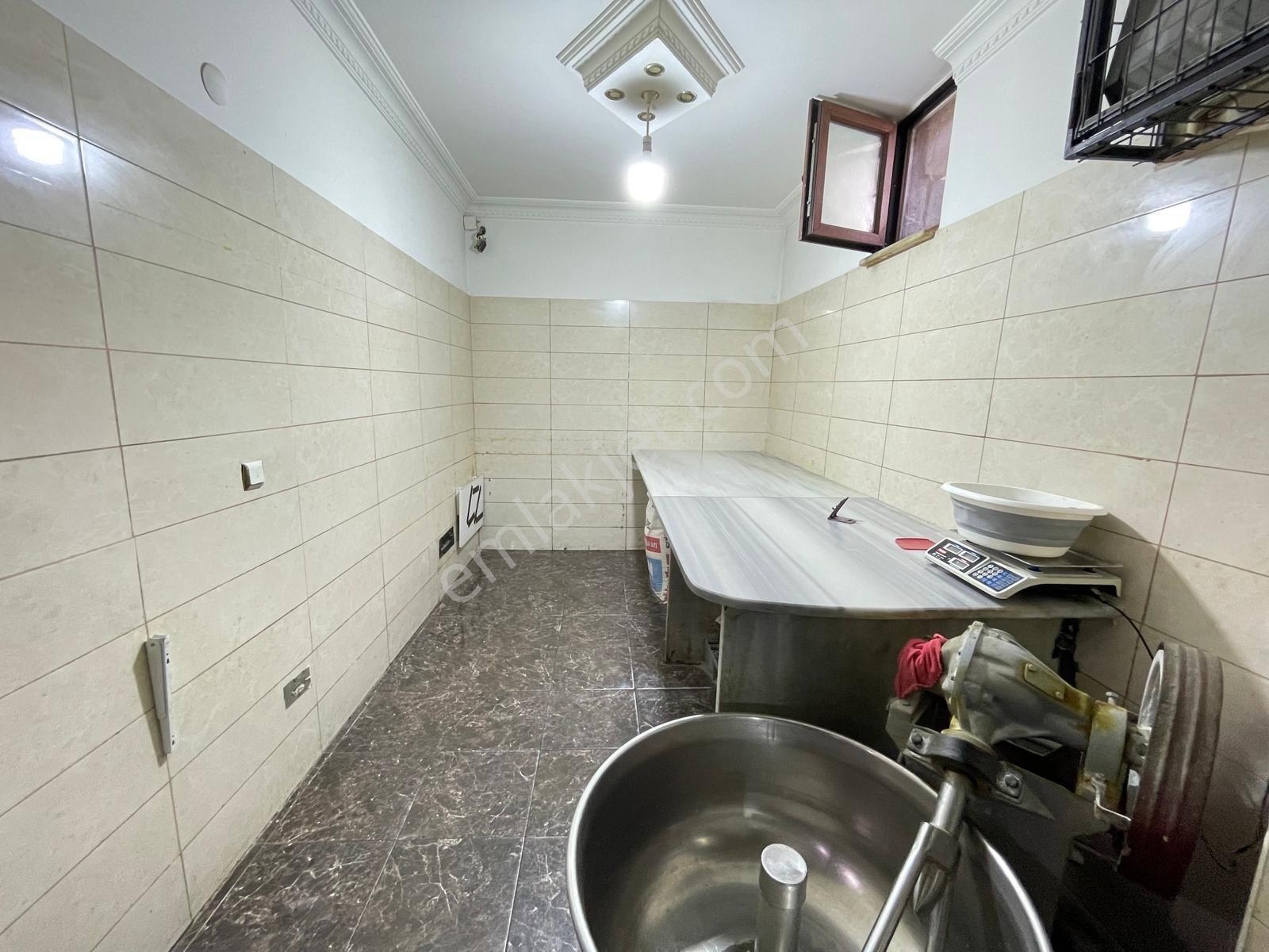Söğütlüçeşme Atatürk Caddesinde 140m2 Köşe Başı Dükkan - Görsel 20