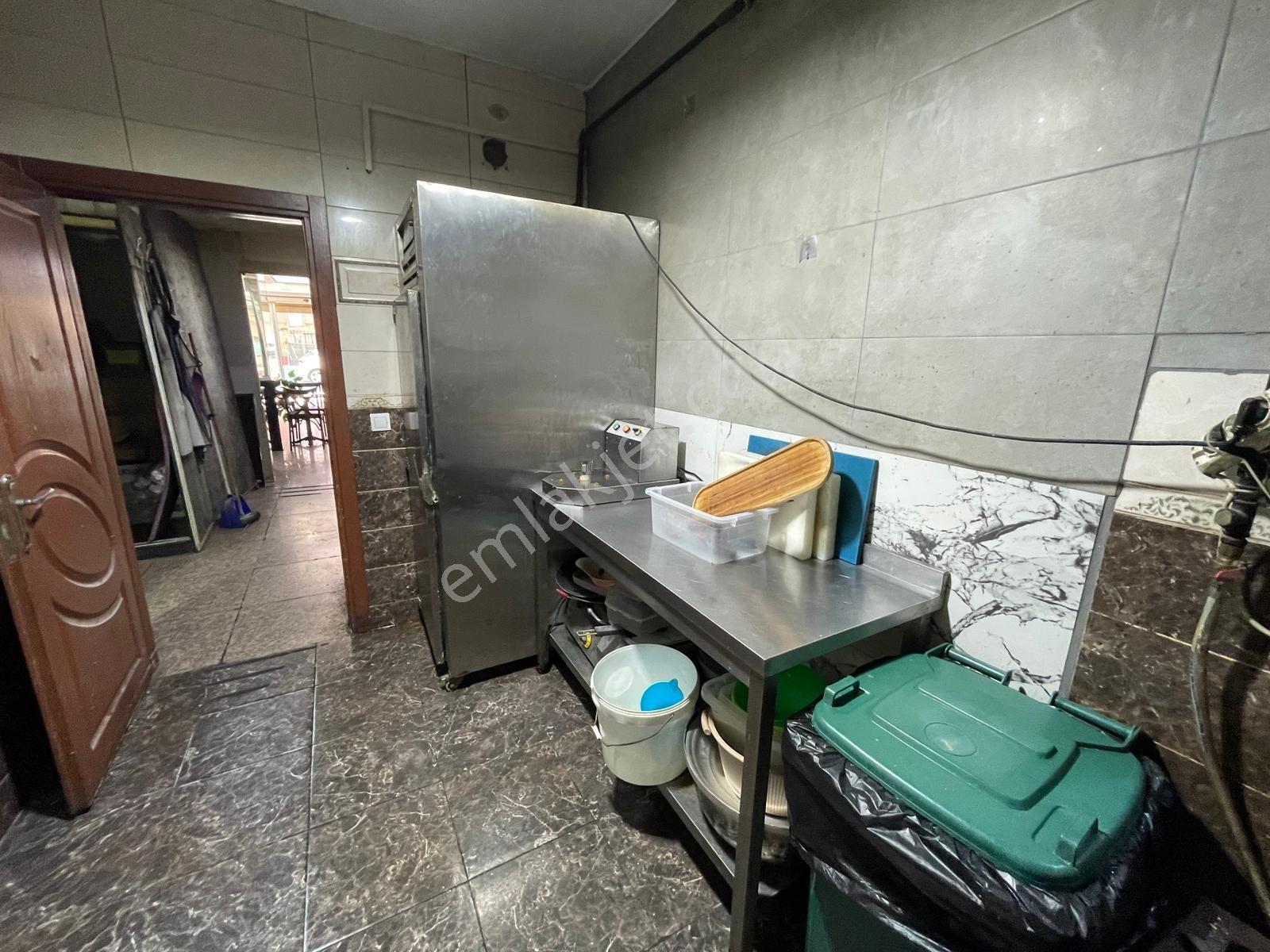 Söğütlüçeşme Atatürk Caddesinde 140m2 Köşe Başı Dükkan - Görsel 9