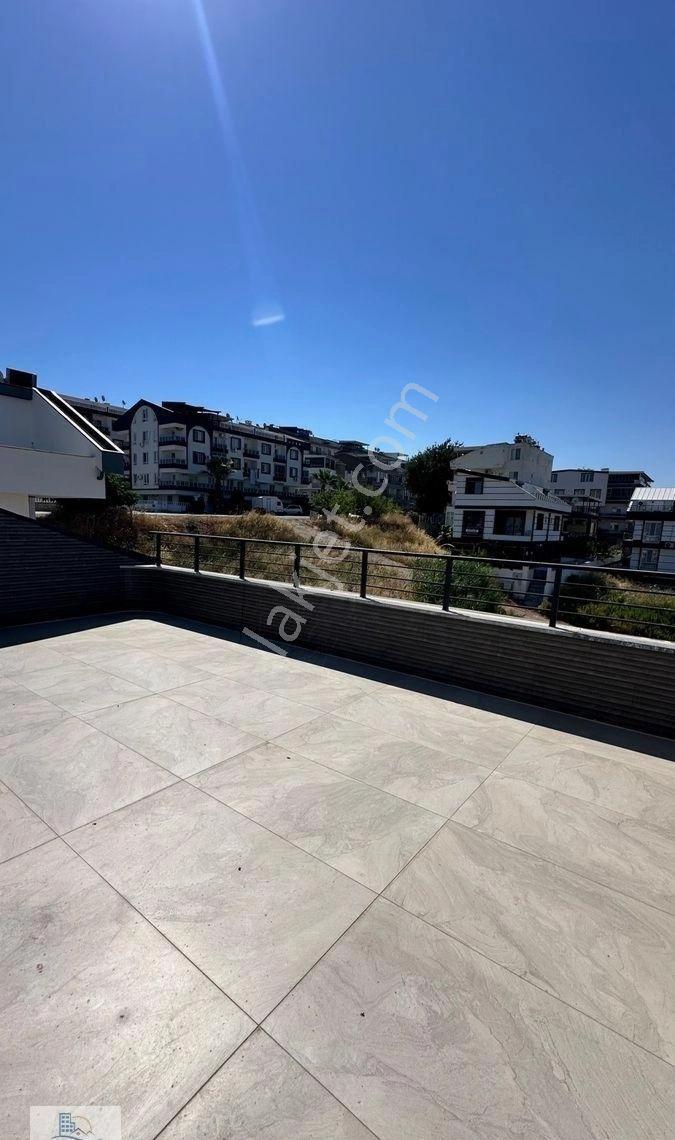 Hisar Mahallesinde Kapalı Otoparklı Havuzlu Panoramik Deniz Manzaralı 5+1 Ayrı Mutfak Villa - Görsel 25