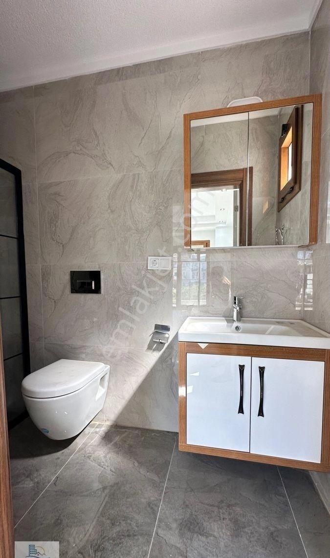 Hisar Mahallesinde Kapalı Otoparklı Havuzlu Panoramik Deniz Manzaralı 5+1 Ayrı Mutfak Villa - Görsel 9