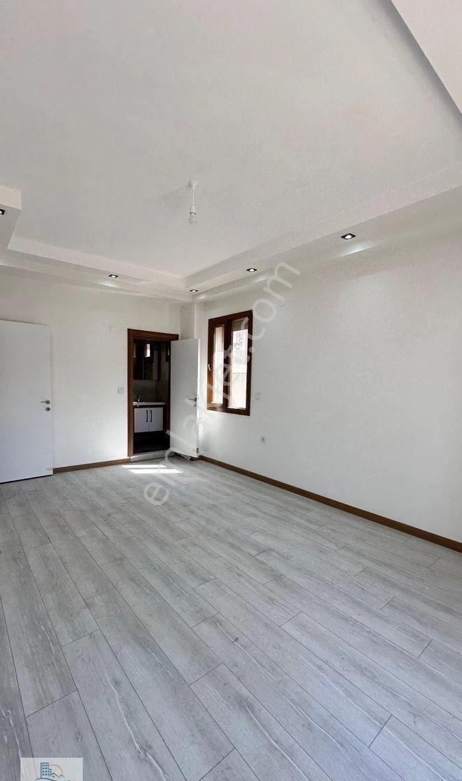 Hisar Mahallesinde Kapalı Otoparklı Havuzlu Panoramik Deniz Manzaralı 5+1 Ayrı Mutfak Villa - Görsel 16