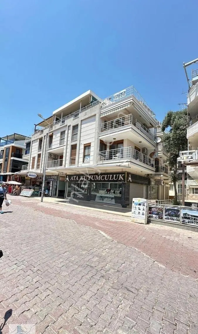 Altınkumda Denize Sıfır 110 Metre Full Deniz Manzaralı Geniş Teraslı Eşyalı 1+1 Dubleks Daire