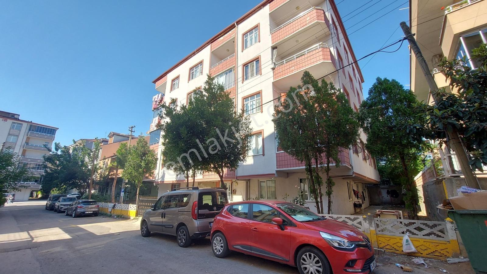 Körfez Güney Mahallesi Merkezi Konum Satılık 3+1 Ara Kat Daire