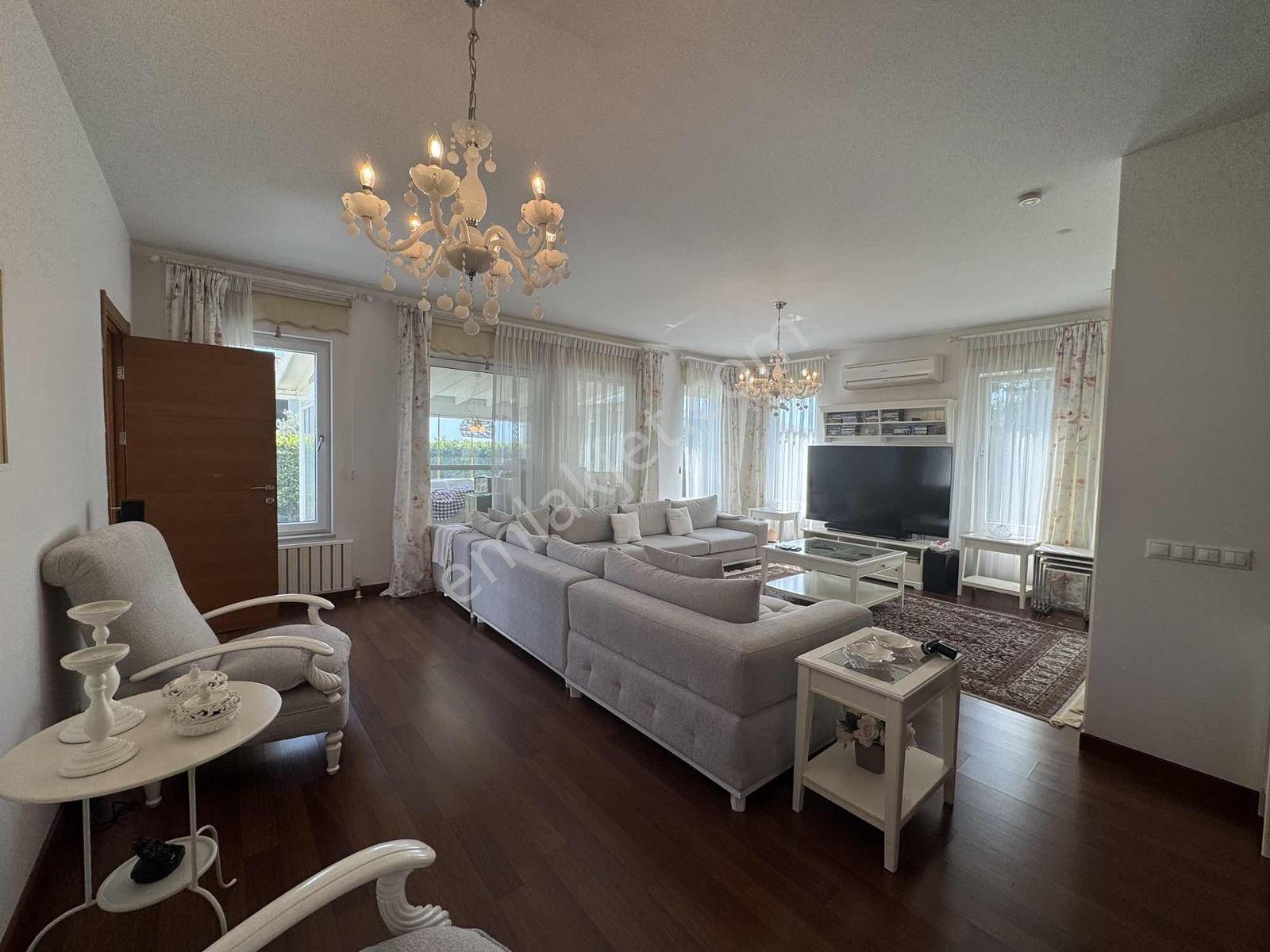 Remax Ten Deniz İstanbul Yakamoz Full Deniz Manzaralı 6+2 Villa - Görsel 24